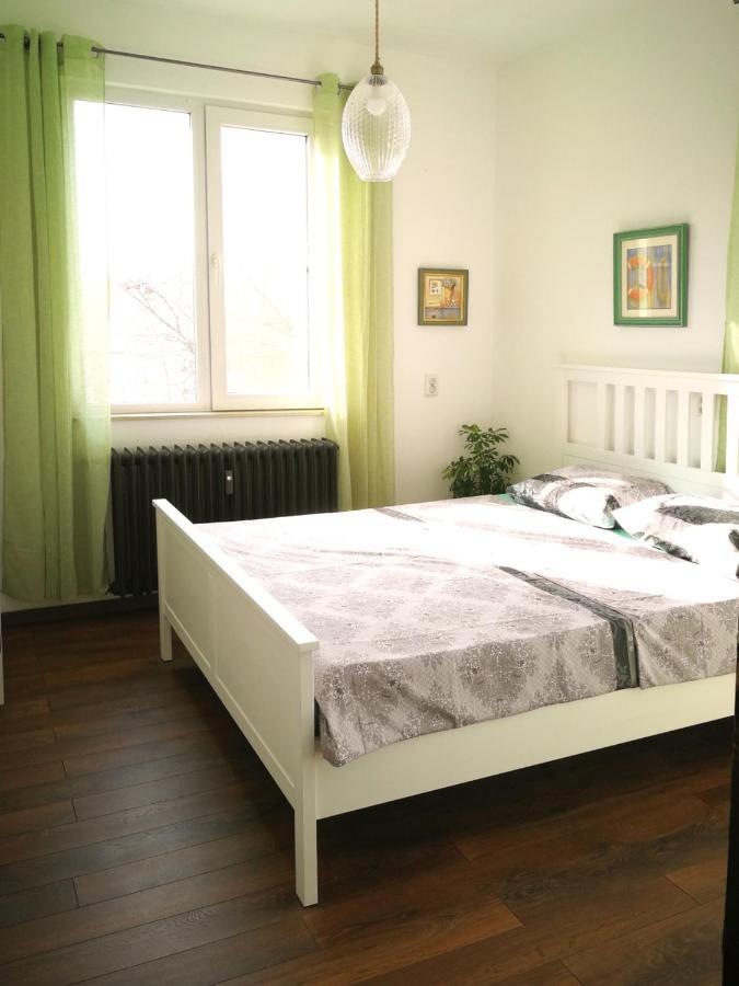 Sunny Downtown Apartment For 4 Sófia Exterior foto